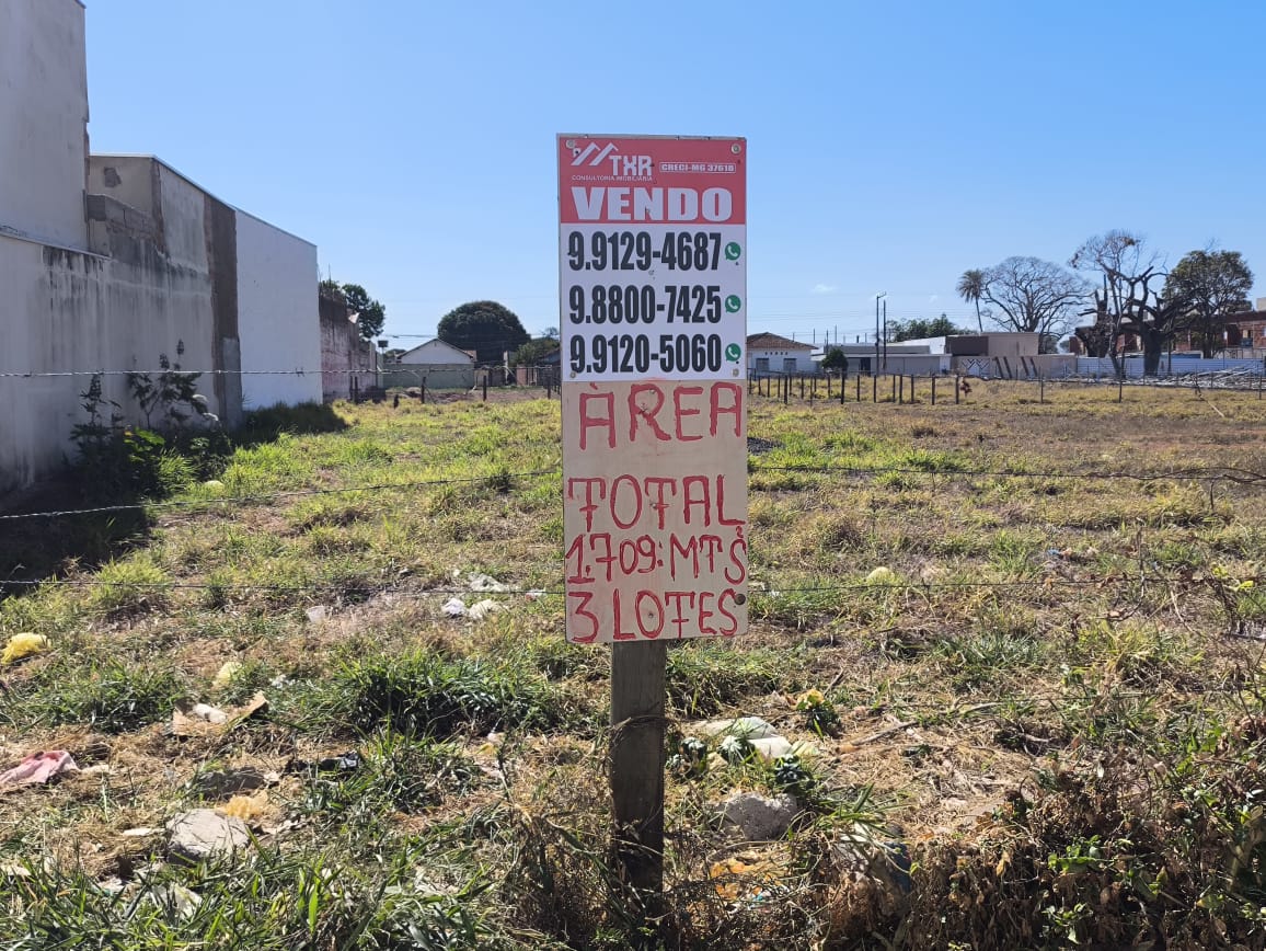 3 Terrenos (1709m²) – Rua Floriano Peixoto – Bairro Miranda