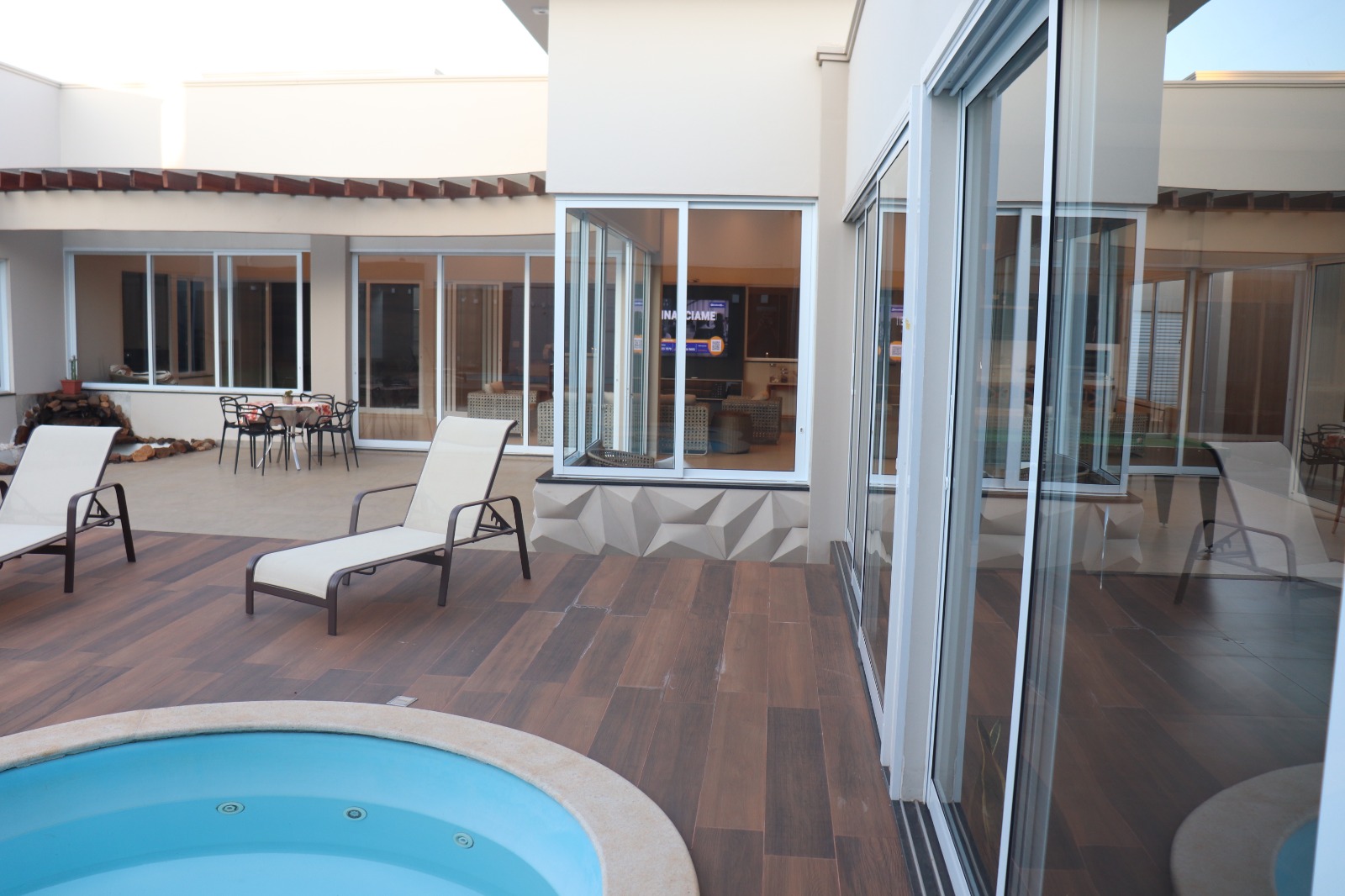 Casa 750m² – Bairro Santiago – Araguari – MG