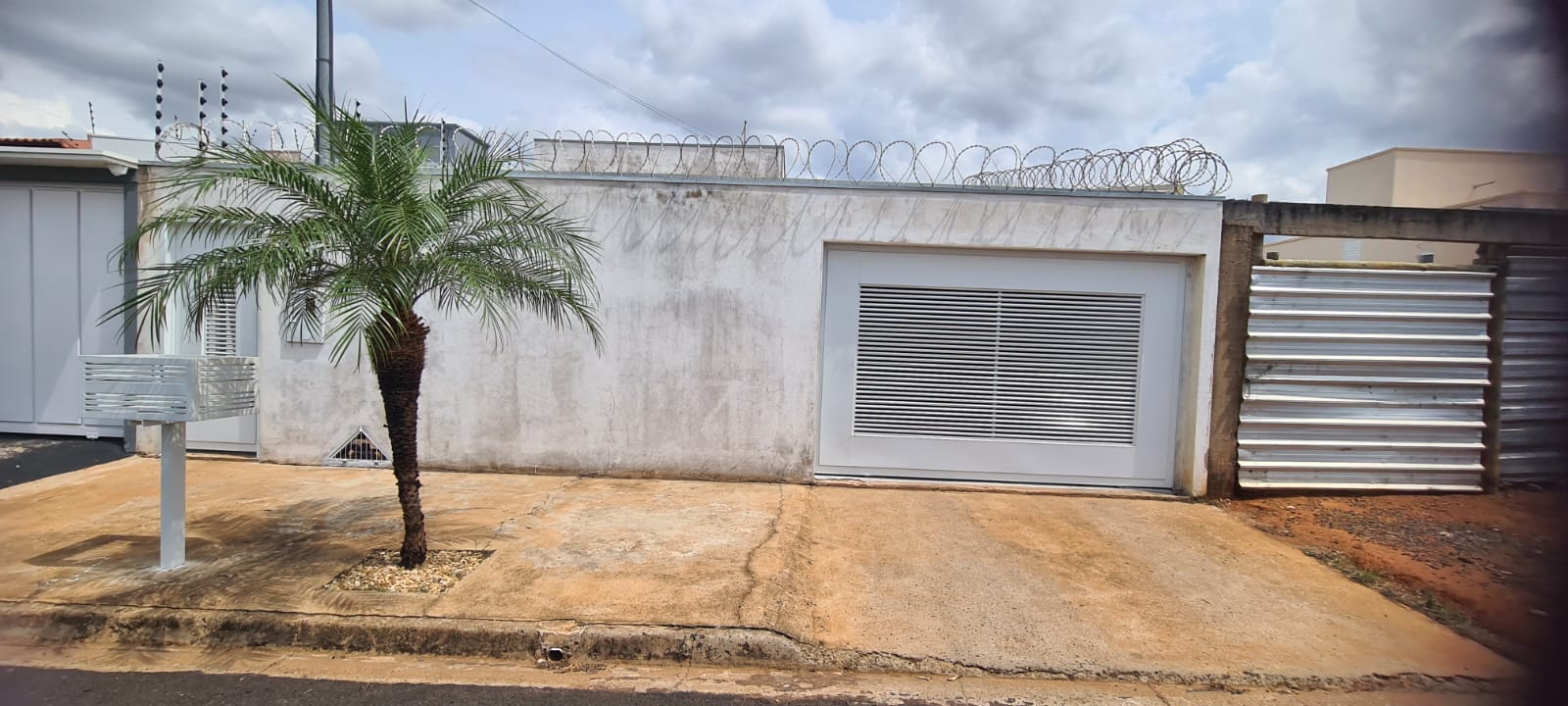 Casa com piscina Interlagos 2 – Araguari – MG