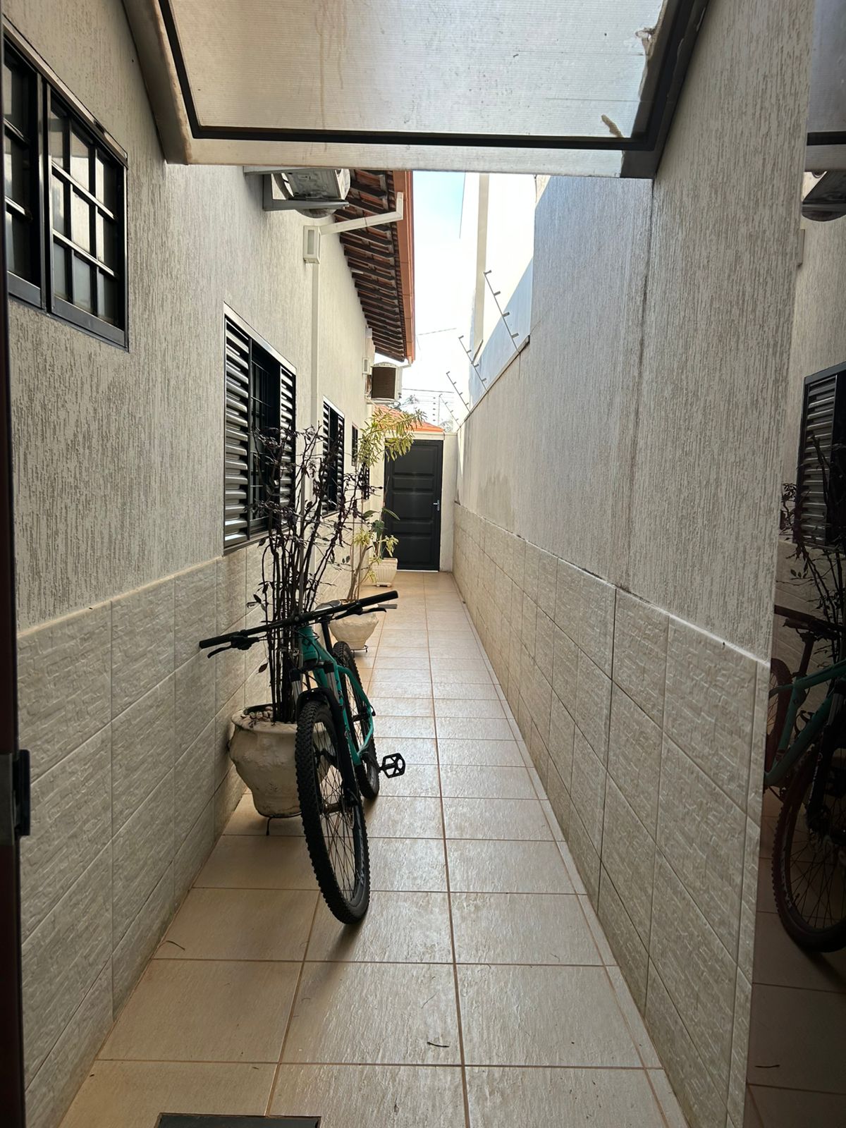 Casa 250m² – Bairro Bosque – Araguari MG