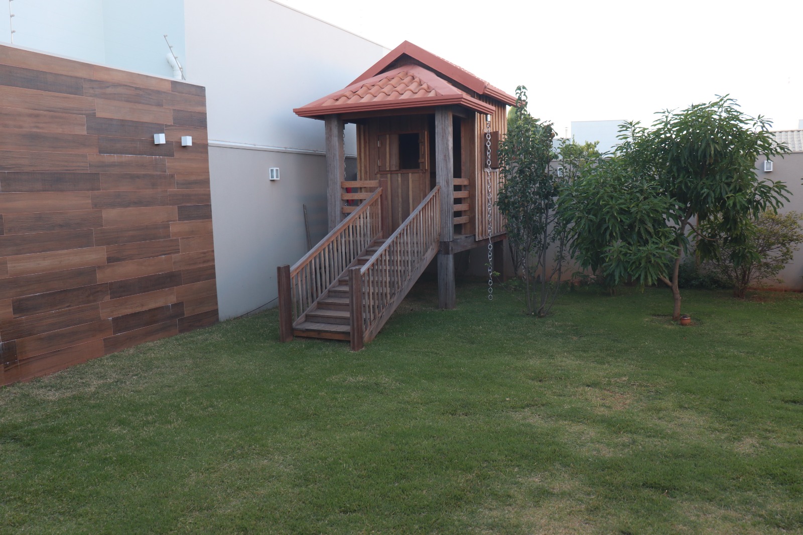 Casa 750m² – Bairro Santiago – Araguari – MG