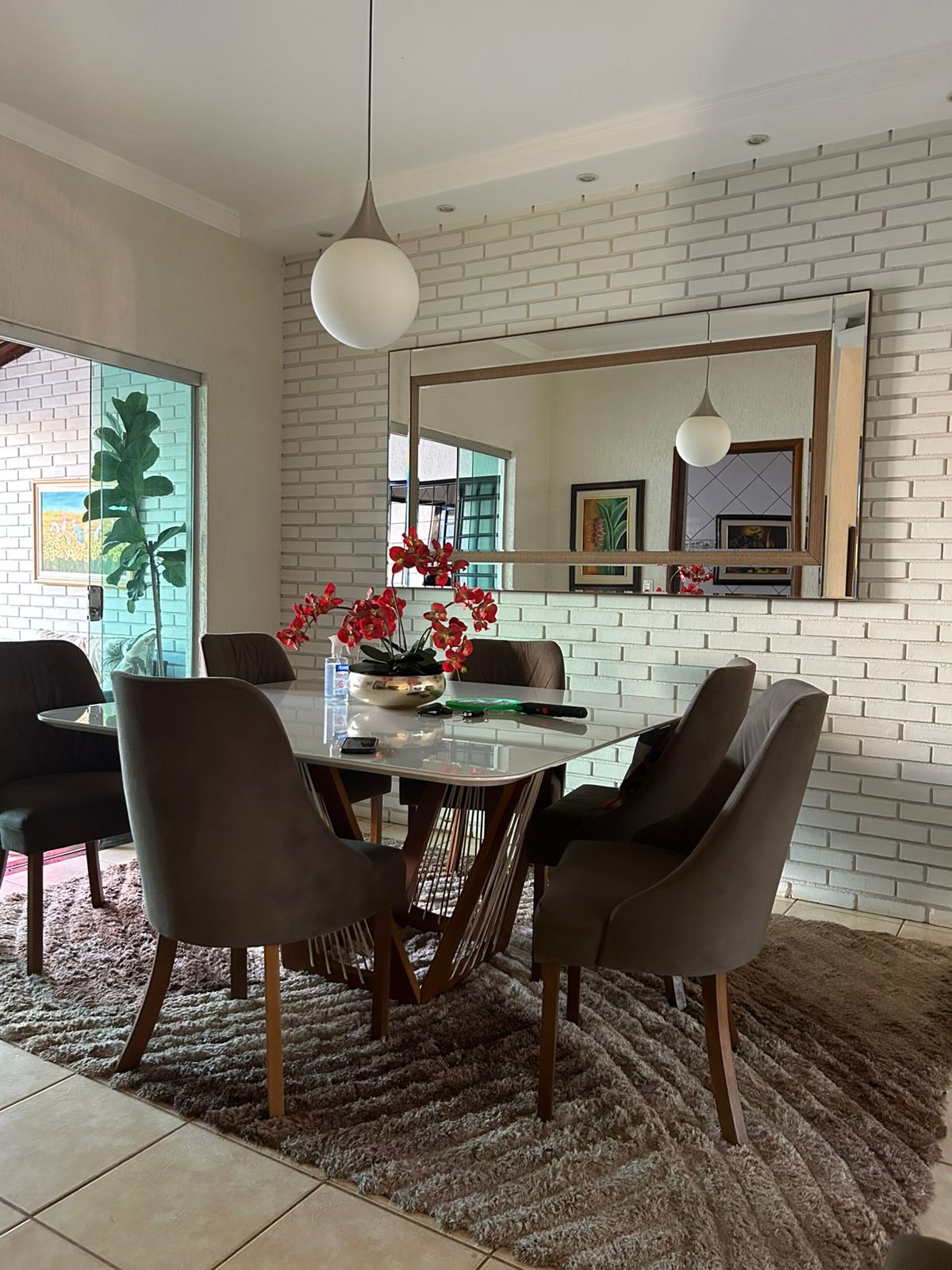 Casa 250m² – Bairro Bosque – Araguari MG