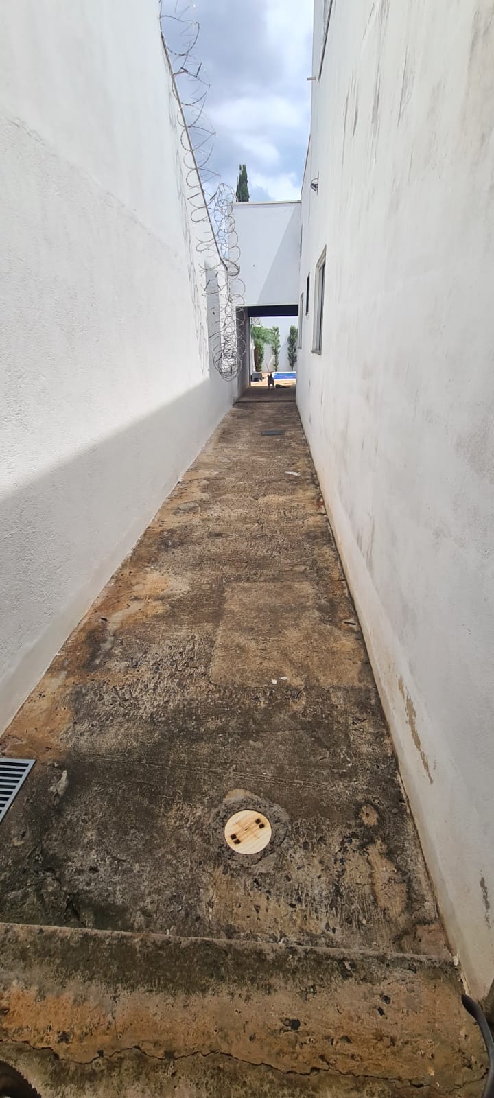 Casa com piscina Interlagos 2 – Araguari – MG