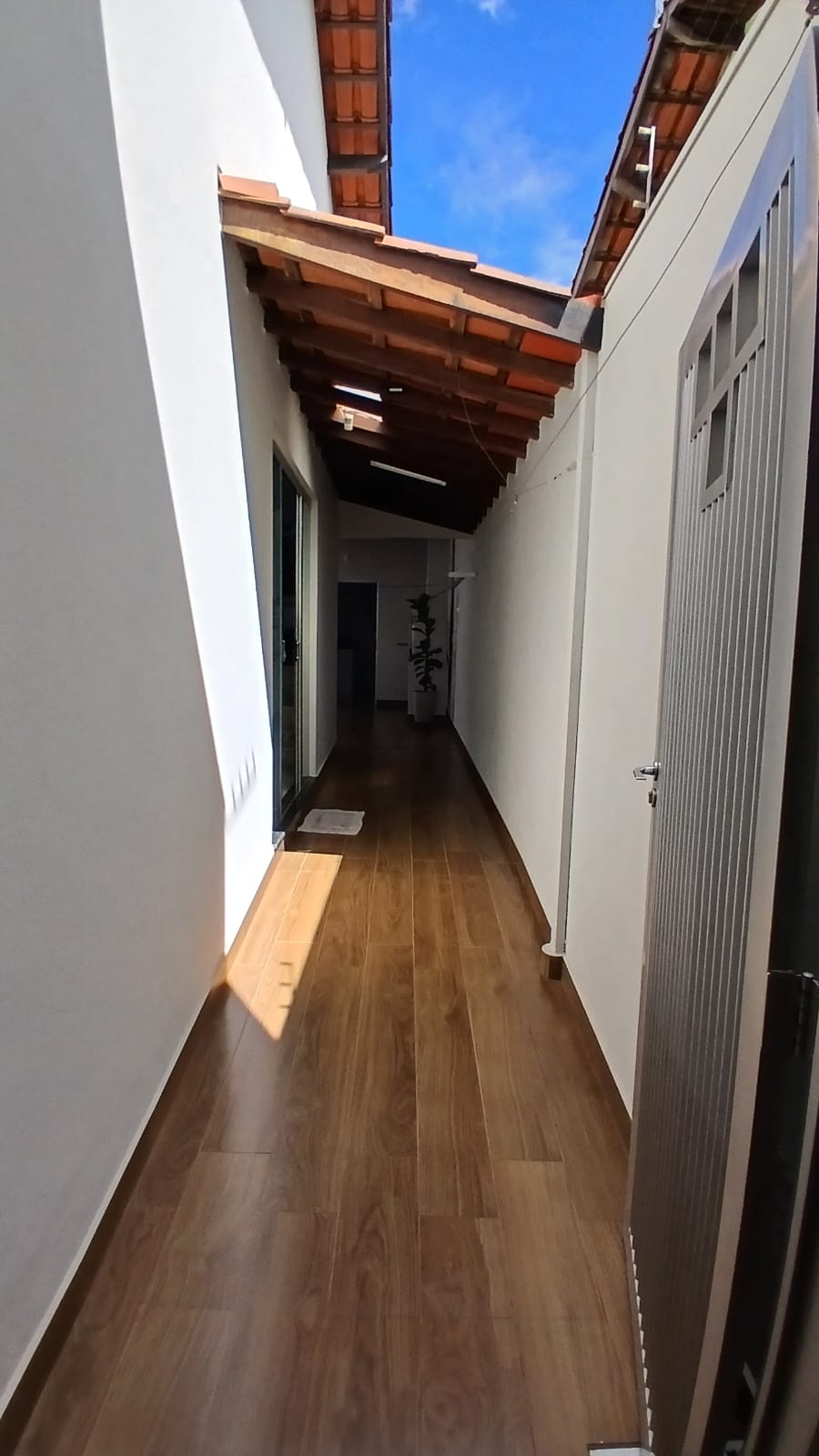 Casa Bairro Santa Helena – Araguari – MG