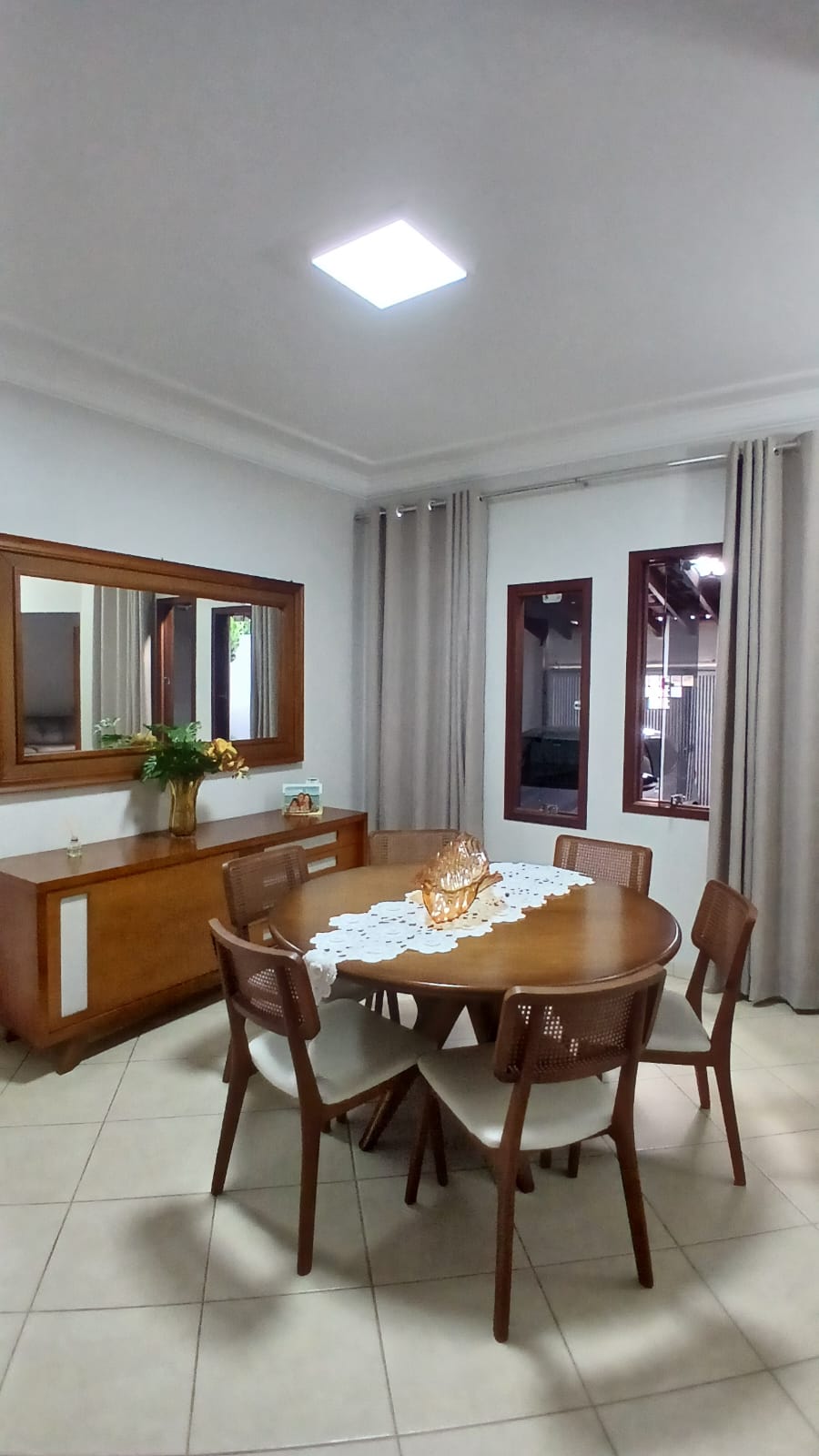 Casa Bairro Santa Helena – Araguari – MG