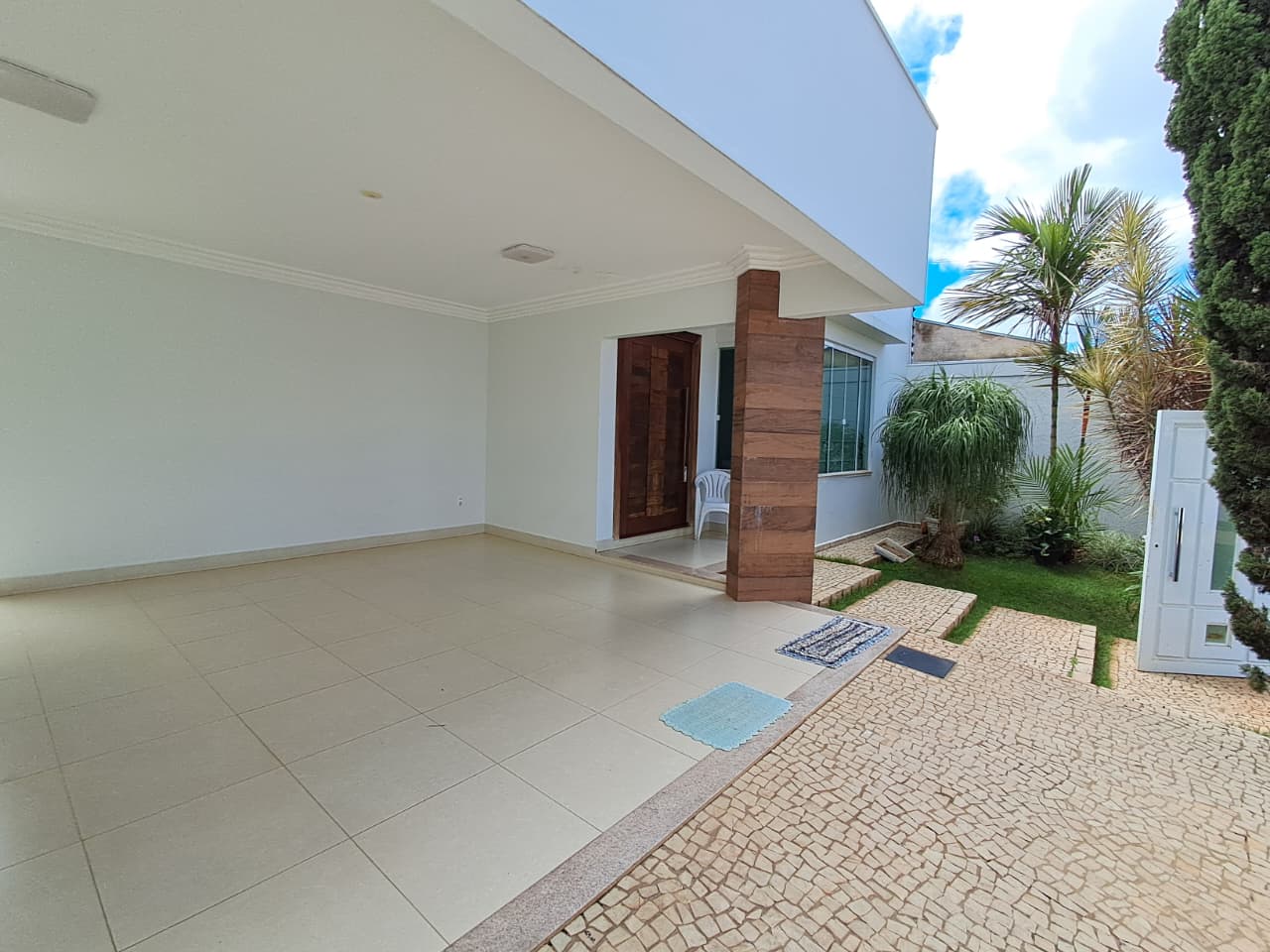 Casa Bairro Interlagos 2 – Araguari – MG