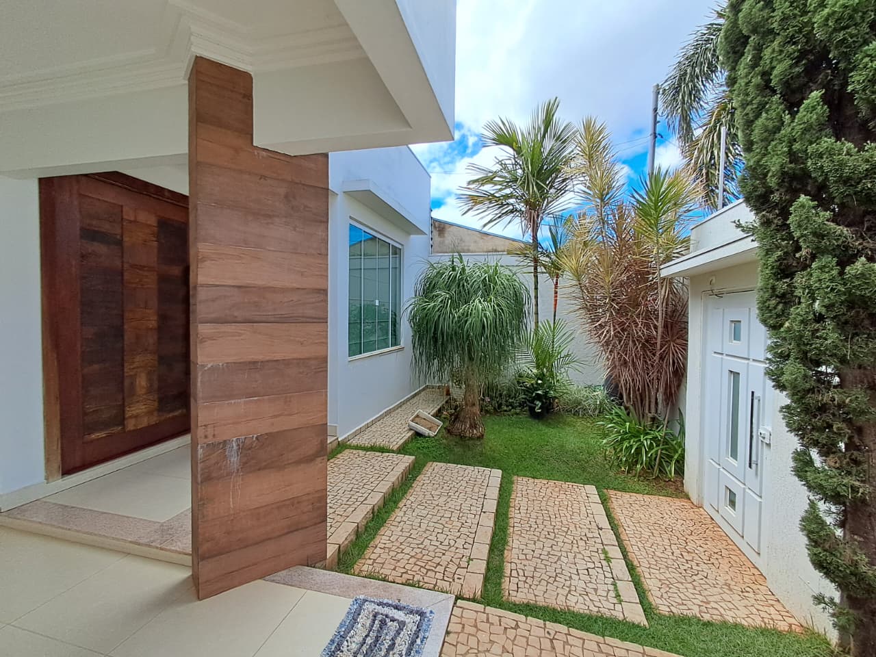 Casa Bairro Interlagos 2 – Araguari – MG