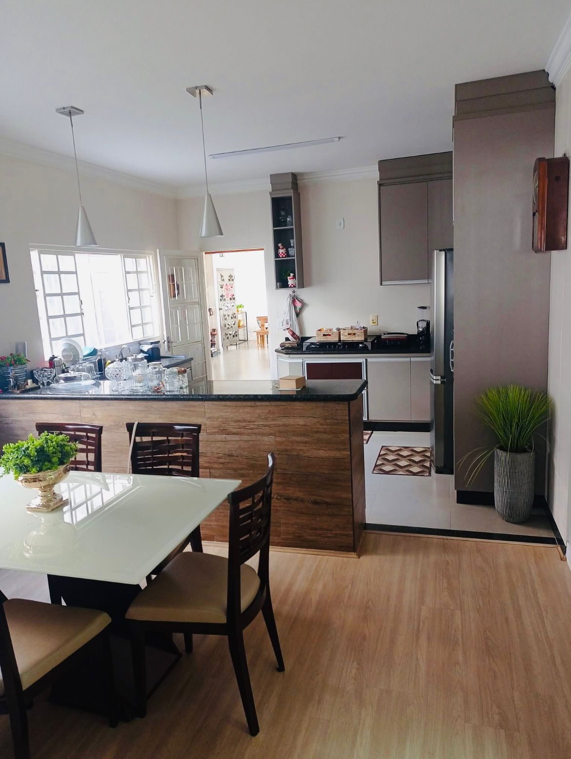 Casa Alto Padrão 320m² – Bairro Sibipiruna – Araguari – MG