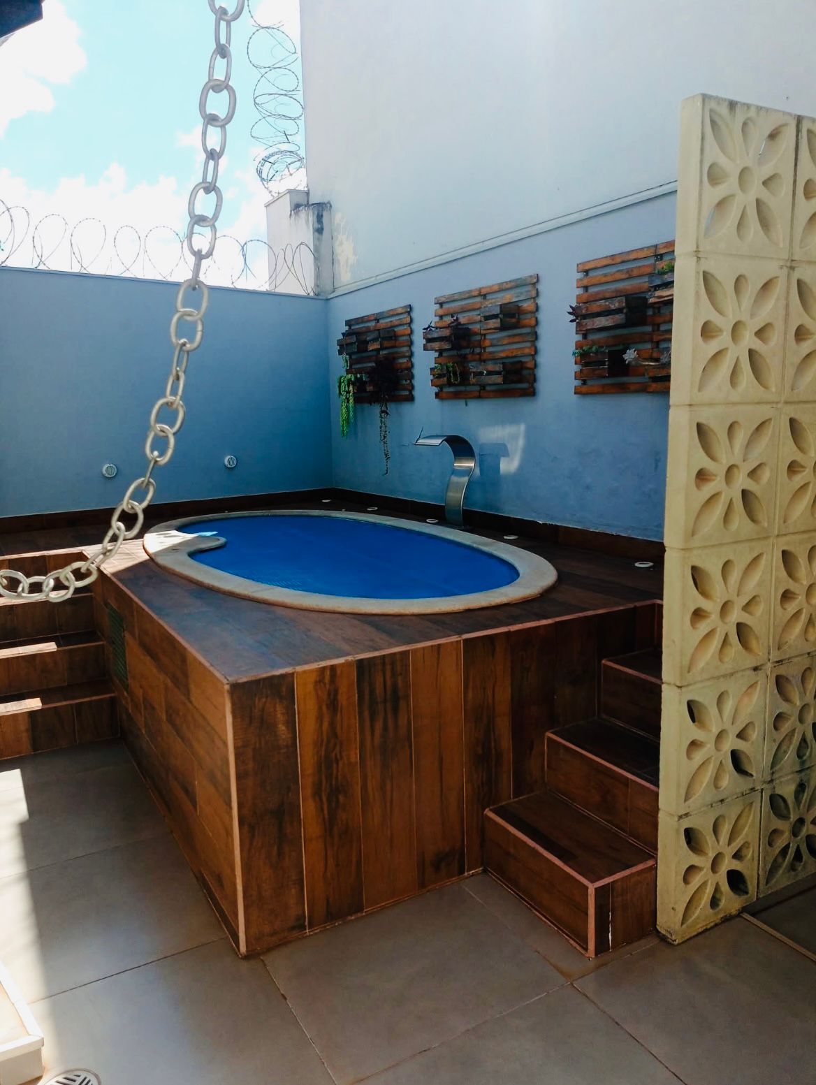 Casa Alto Padrão 320m² – Bairro Sibipiruna – Araguari – MG