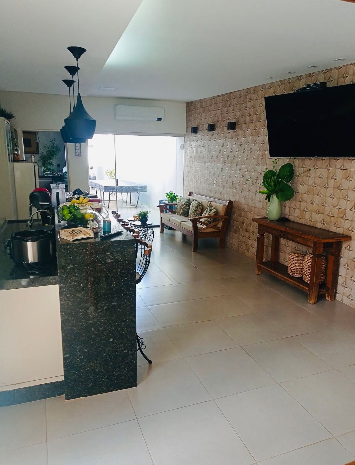 Casa Alto Padrão 320m² – Bairro Sibipiruna – Araguari – MG