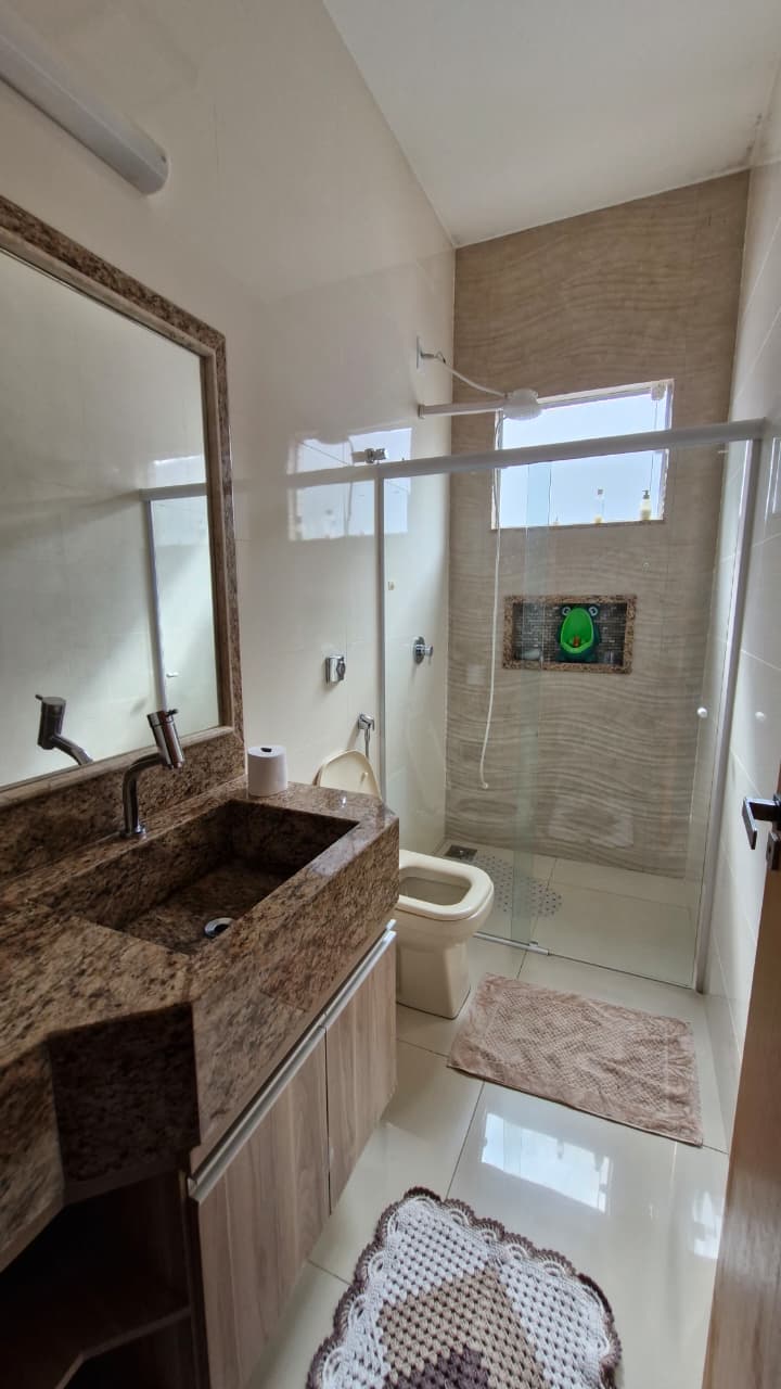 Casa com Piscina – Bairro Gran Ville – Araguari – MG