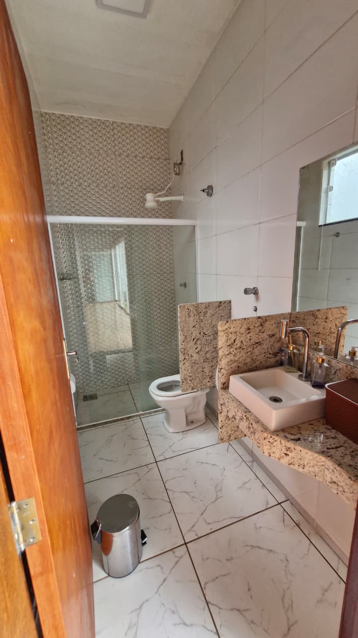 Casa com Piscina – Bairro Gran Ville – Araguari – MG
