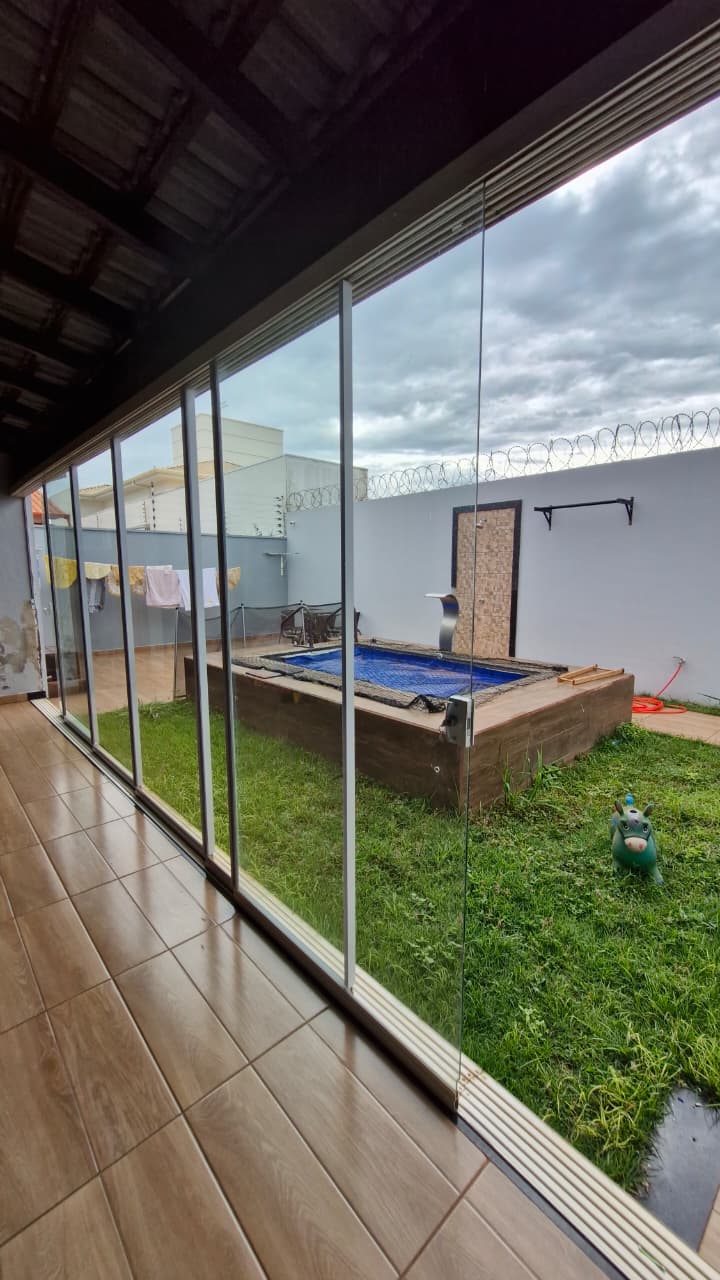 Casa com Piscina – Bairro Gran Ville – Araguari – MG