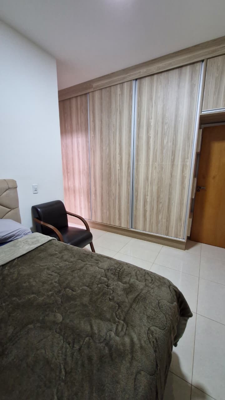 Casa com Piscina – Bairro Gran Ville – Araguari – MG