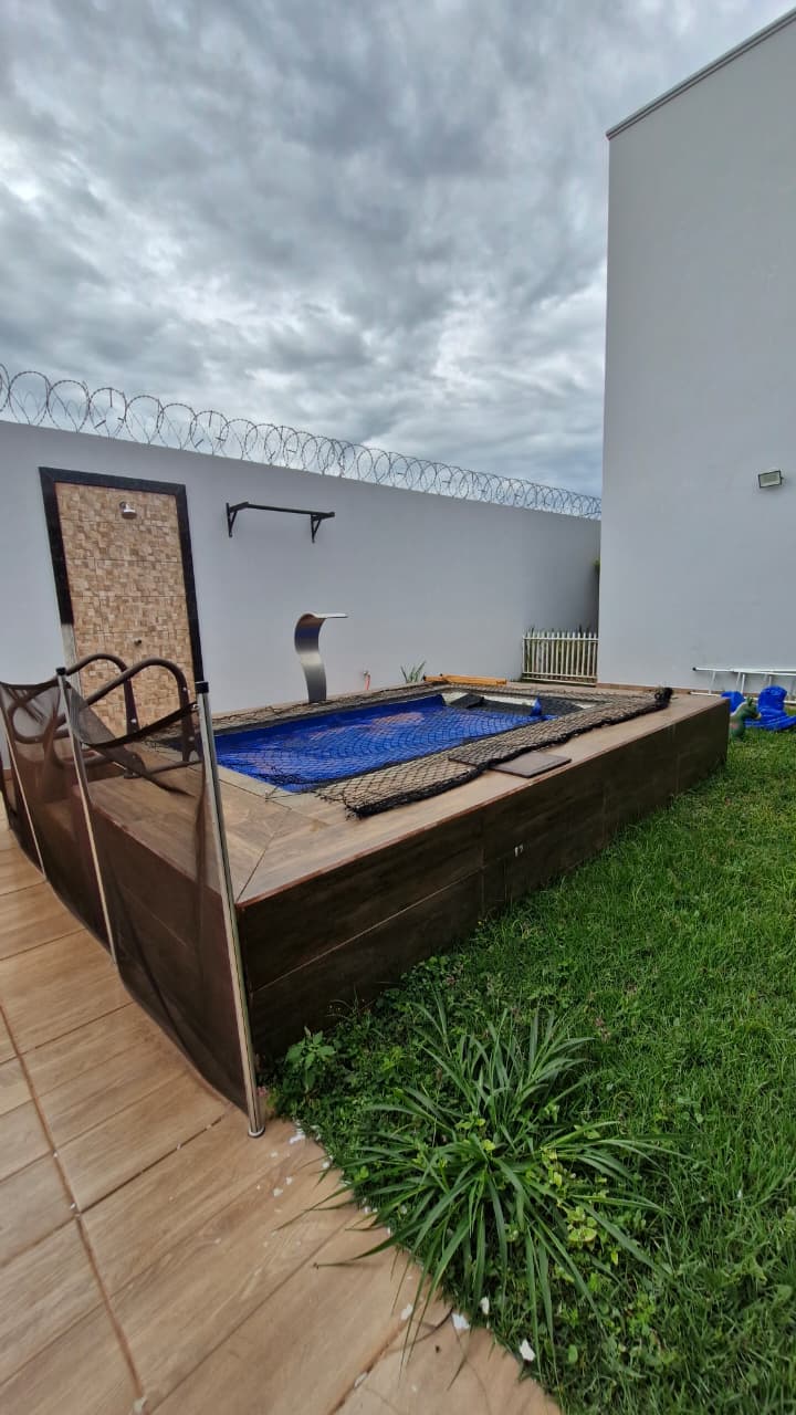 Casa com Piscina – Bairro Gran Ville – Araguari – MG