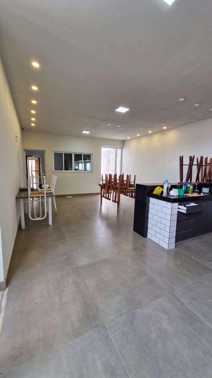 Casa Rua Londres – Bairro Gran Ville – Araguari-MG