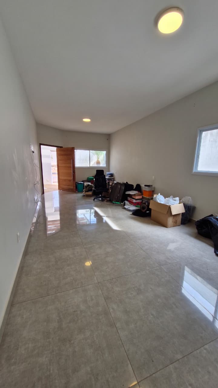 Casa Rua Londres – Bairro Gran Ville – Araguari-MG