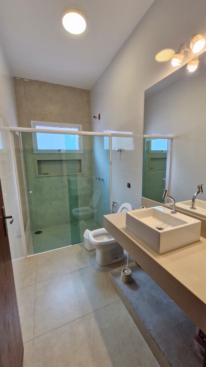 Casa Rua Londres – Bairro Gran Ville – Araguari-MG