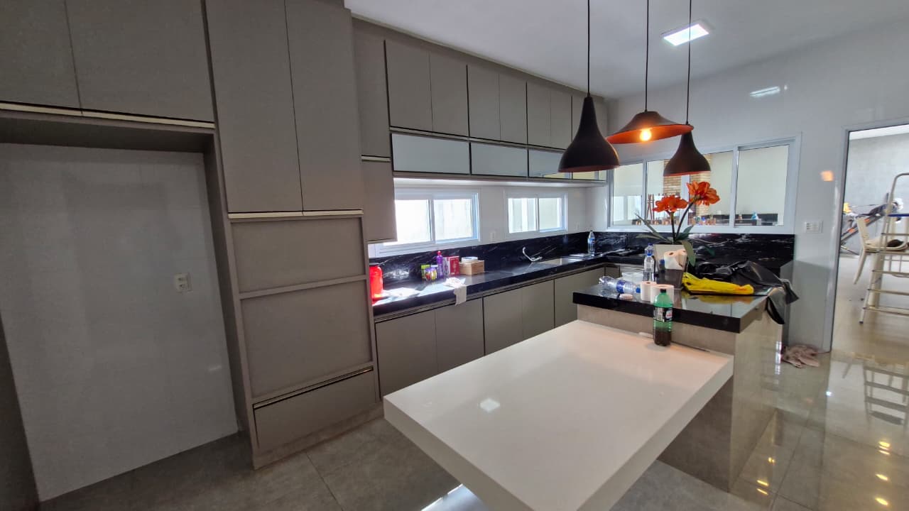 Casa Rua Londres – Bairro Gran Ville – Araguari-MG
