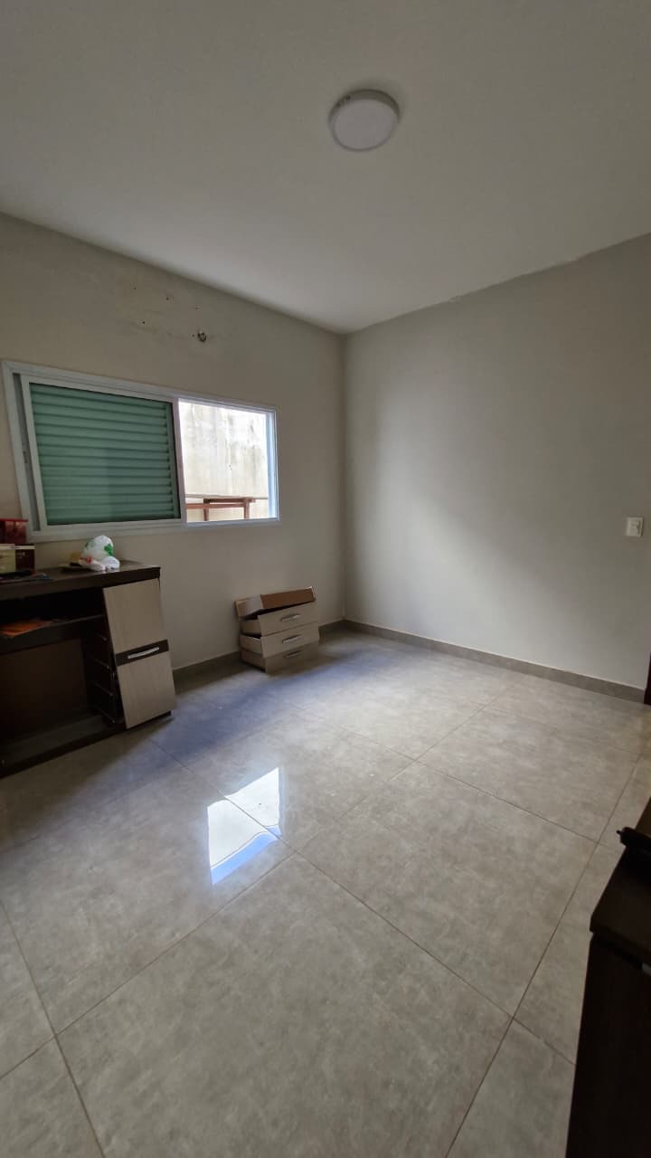 Casa Rua Londres – Bairro Gran Ville – Araguari-MG
