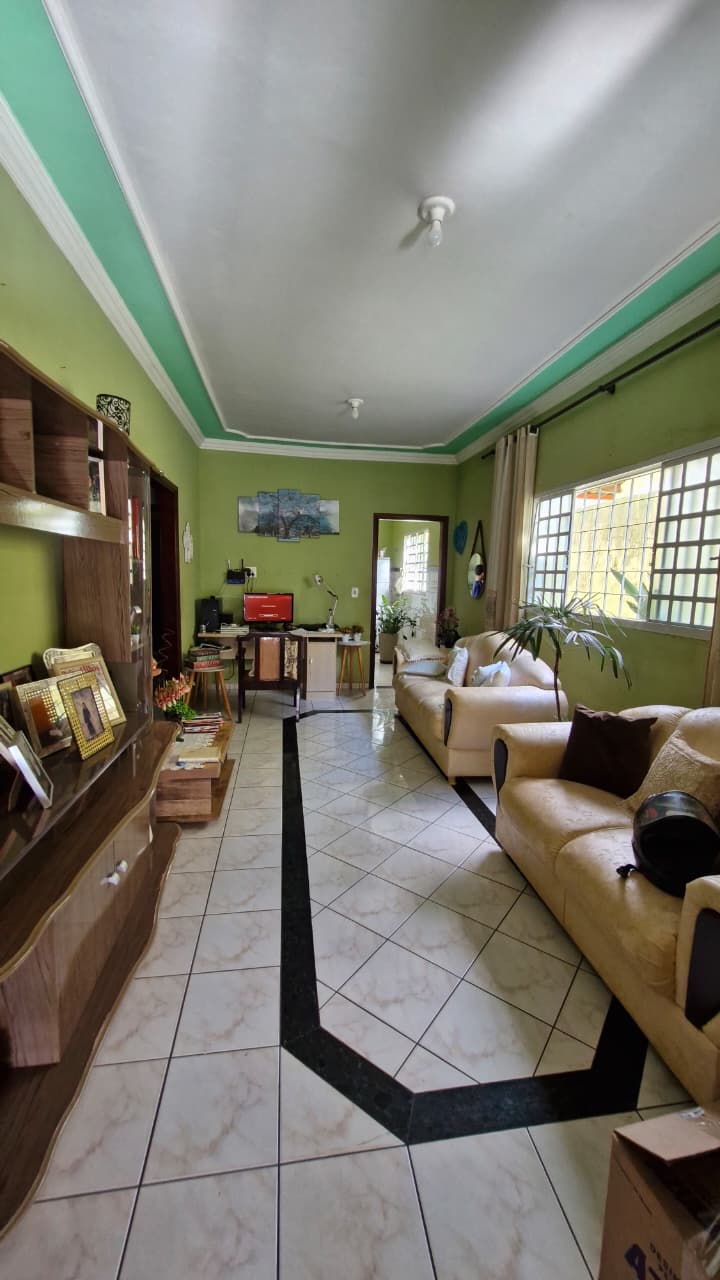 Casa Bairro Santa Helena – Araguari – MG