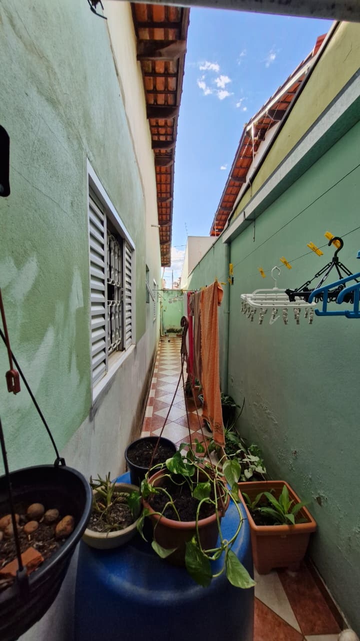 Casa Bairro Santa Helena – Araguari – MG