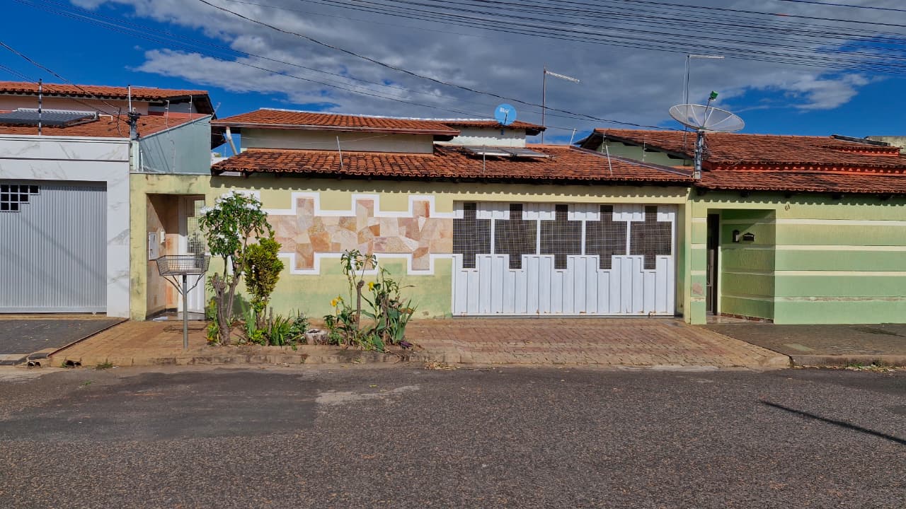 Casa Bairro Santa Helena – Araguari – MG