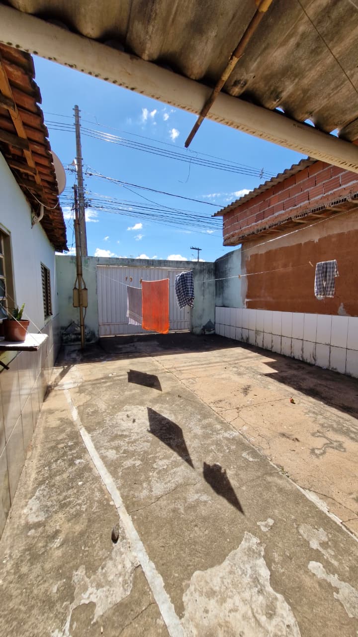 Casa Bairro Maria Eugênia – Araguari – MG