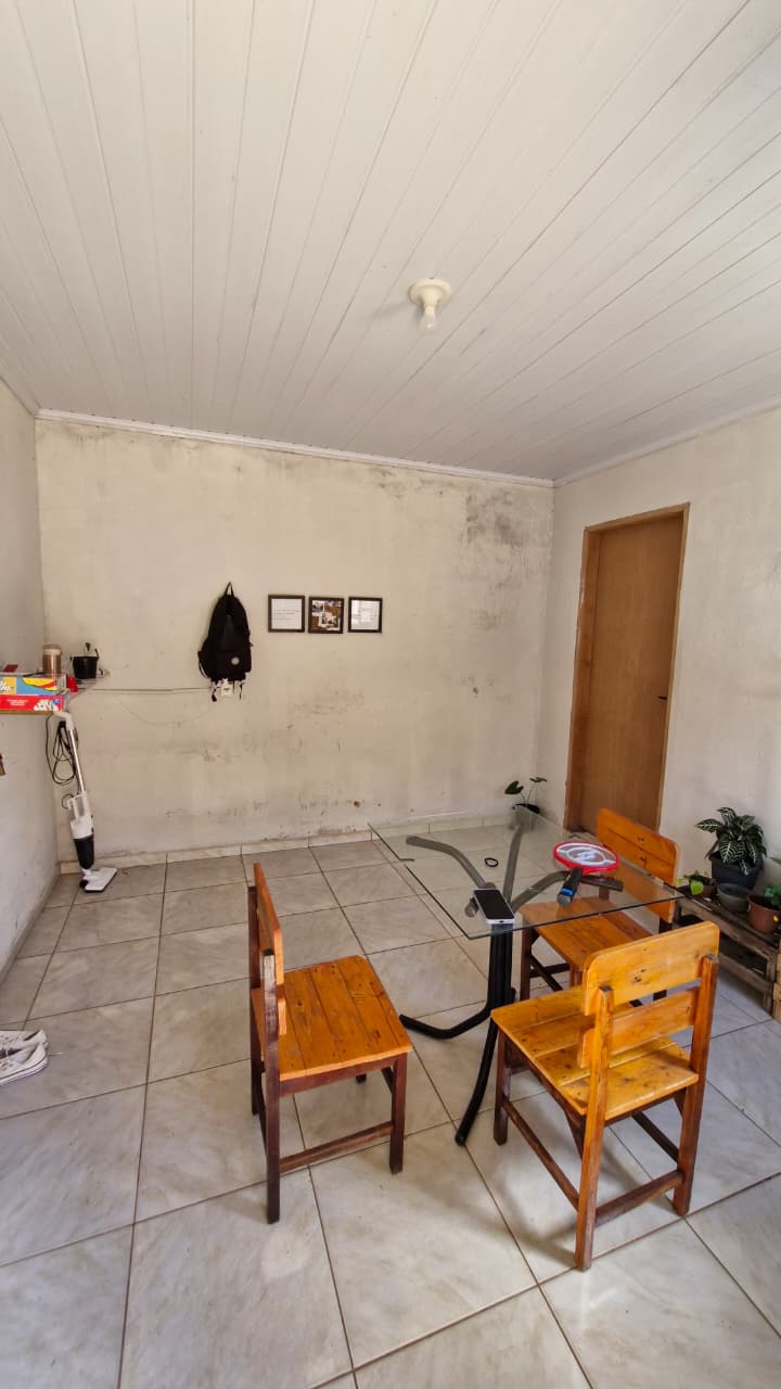 Casa Bairro Maria Eugênia – Araguari – MG