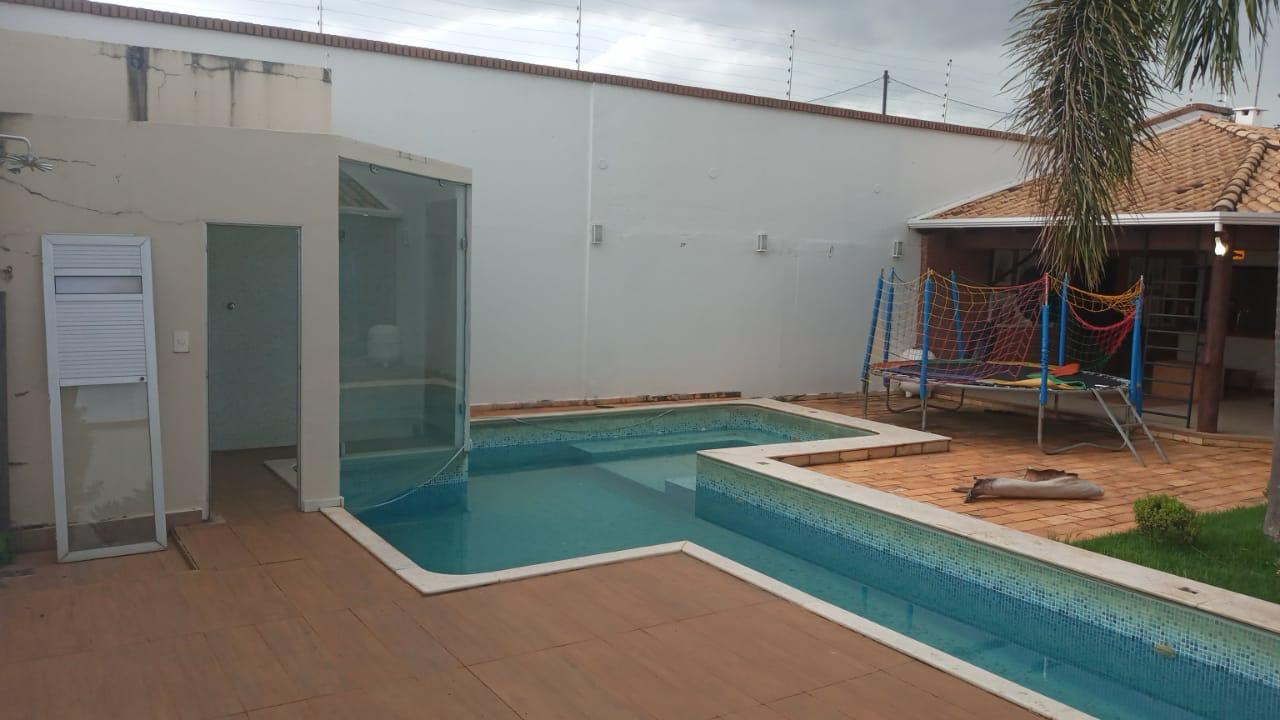 Casa Alto Padrão – Bairro Centro – Araguari – MG