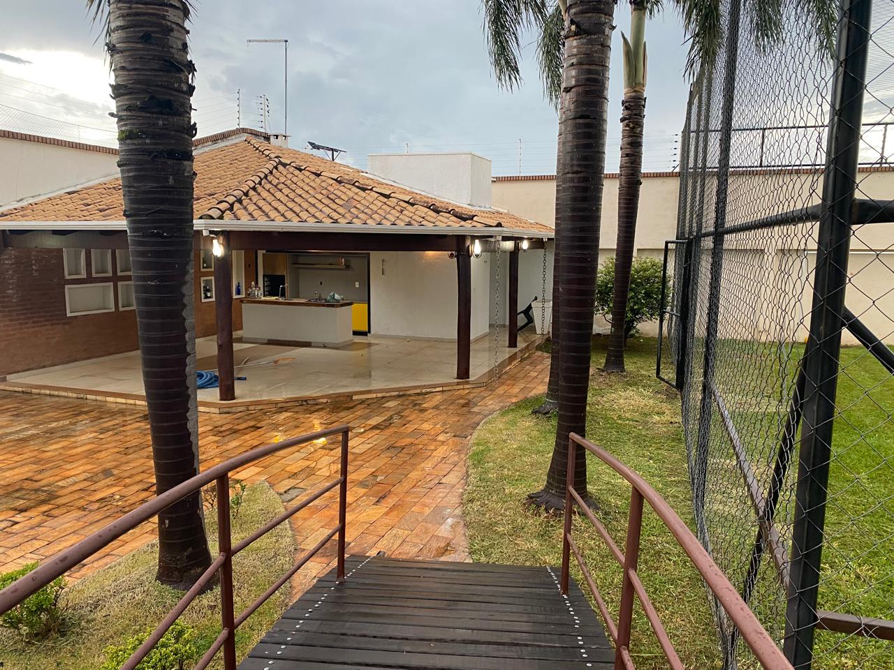 Casa Alto Padrão – Bairro Centro – Araguari – MG