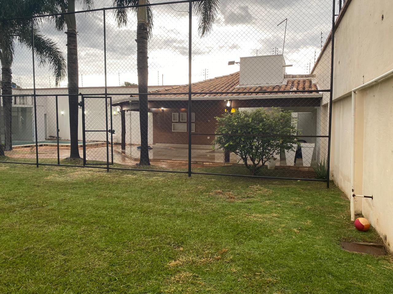 Casa Alto Padrão – Bairro Centro – Araguari – MG