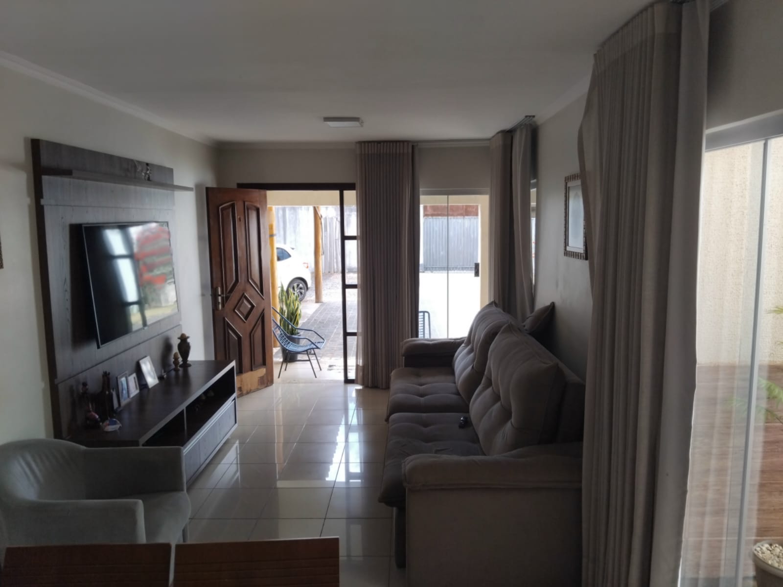 Casa 3 Quartos – Bairro Miranda – Araguari – MG