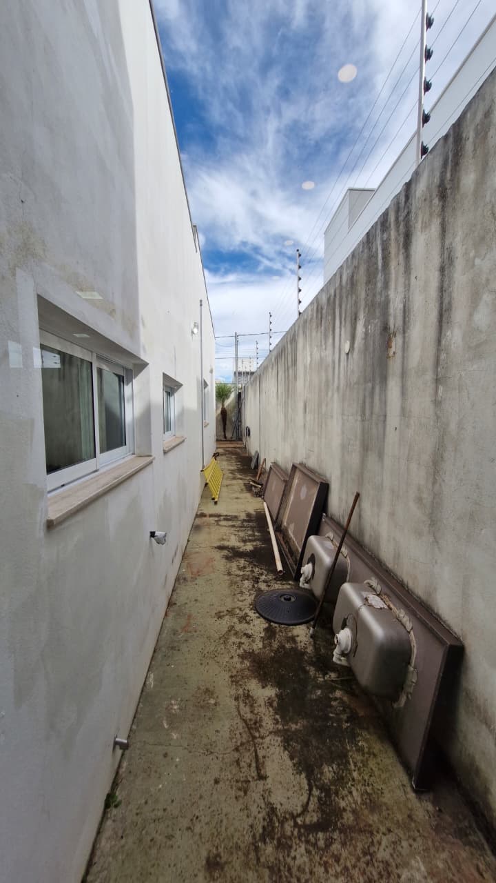 Casa Rua Londres – Bairro Gran Ville – Araguari-MG