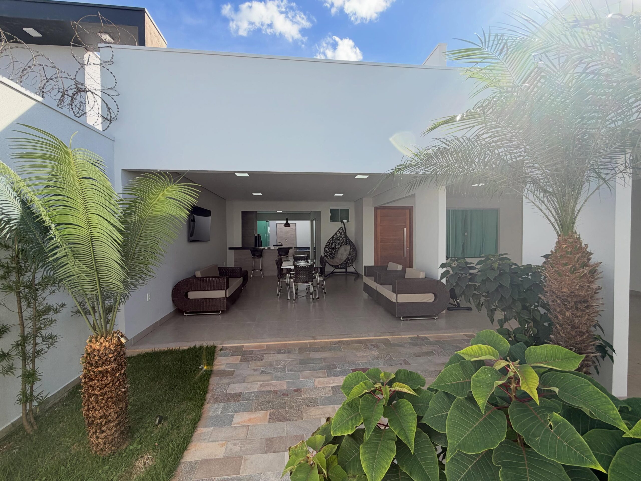 Casa Moderna à Venda no Bairro Interlagos III – Araguari – MG