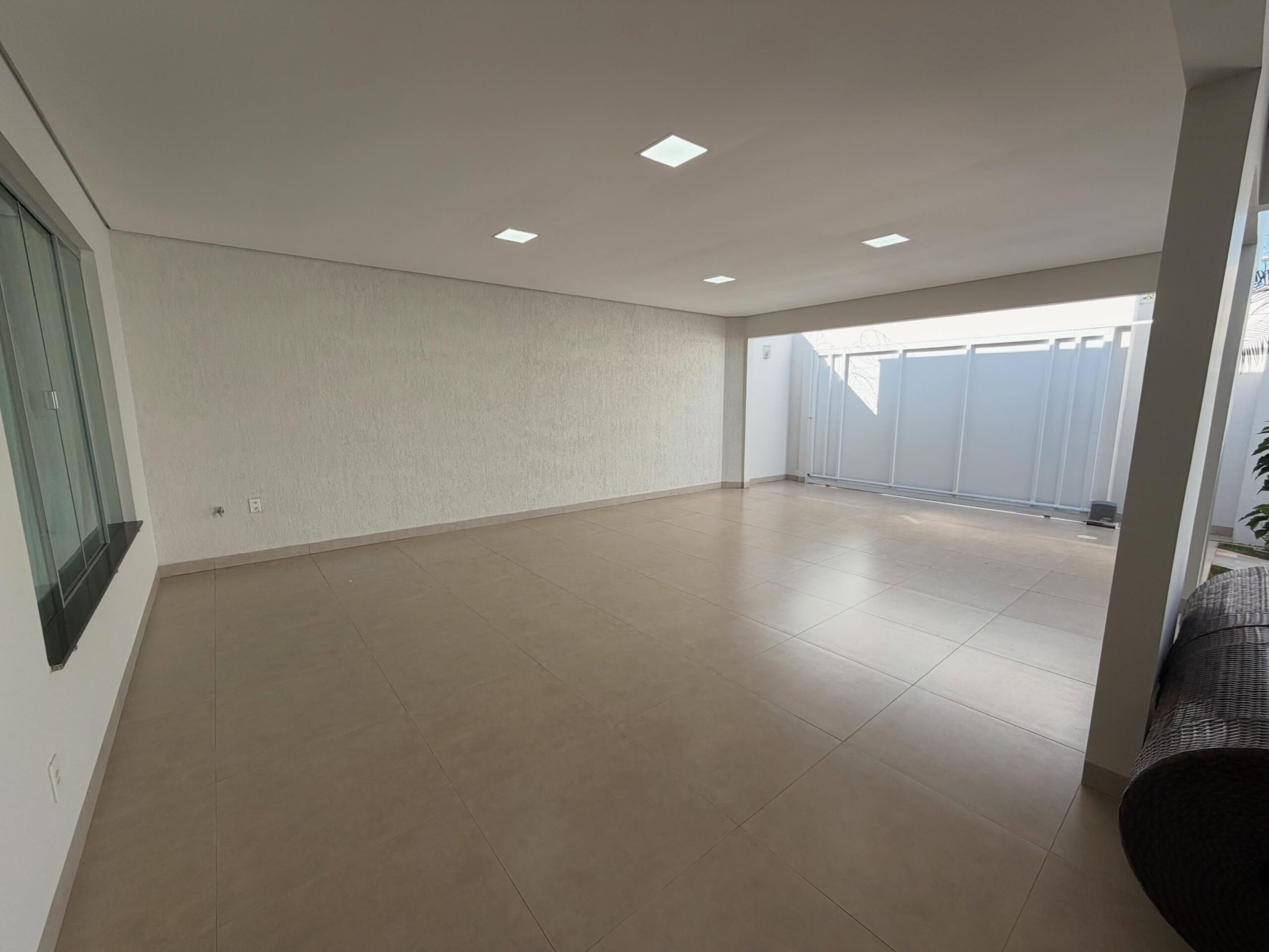 Casa Moderna à Venda no Bairro Interlagos III – Araguari – MG
