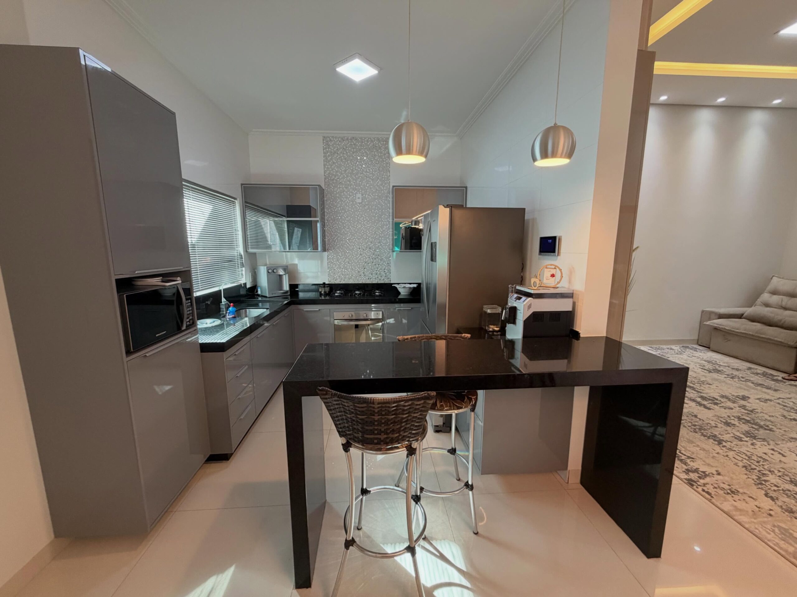 Casa Moderna à Venda no Bairro Interlagos III – Araguari – MG