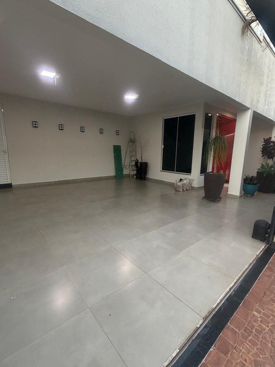 Casa de Alto Padrão à Venda no Jardim Interlagos 3 – Araguari – MG