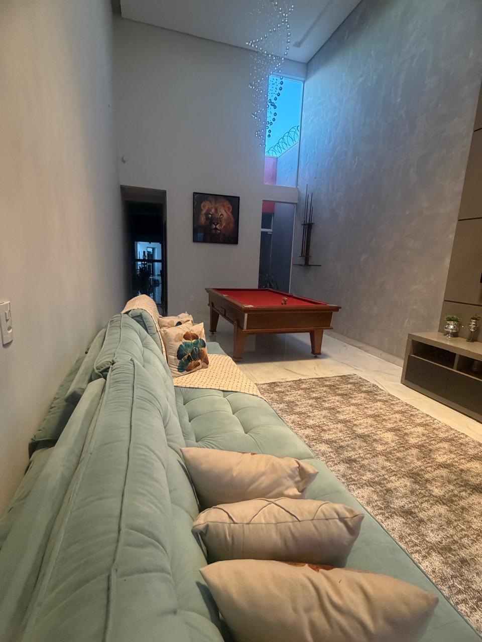 Casa de Alto Padrão à Venda no Jardim Interlagos 3 – Araguari – MG