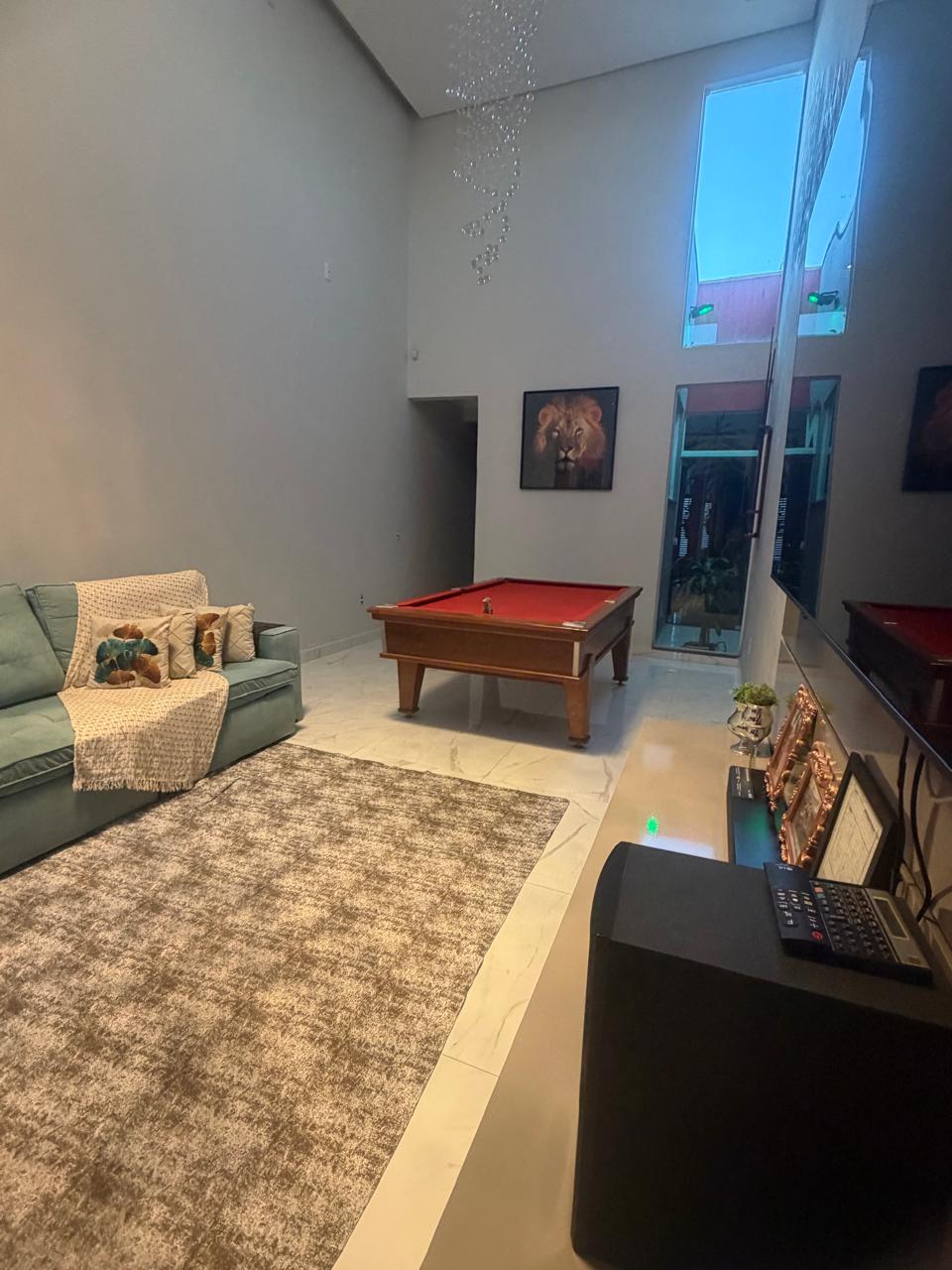 Casa de Alto Padrão à Venda no Jardim Interlagos 3 – Araguari – MG