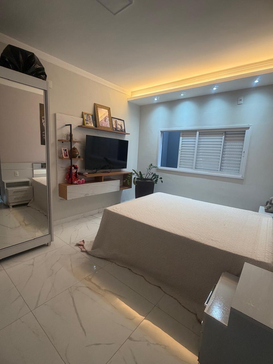 Casa de Alto Padrão à Venda no Jardim Interlagos 3 – Araguari – MG
