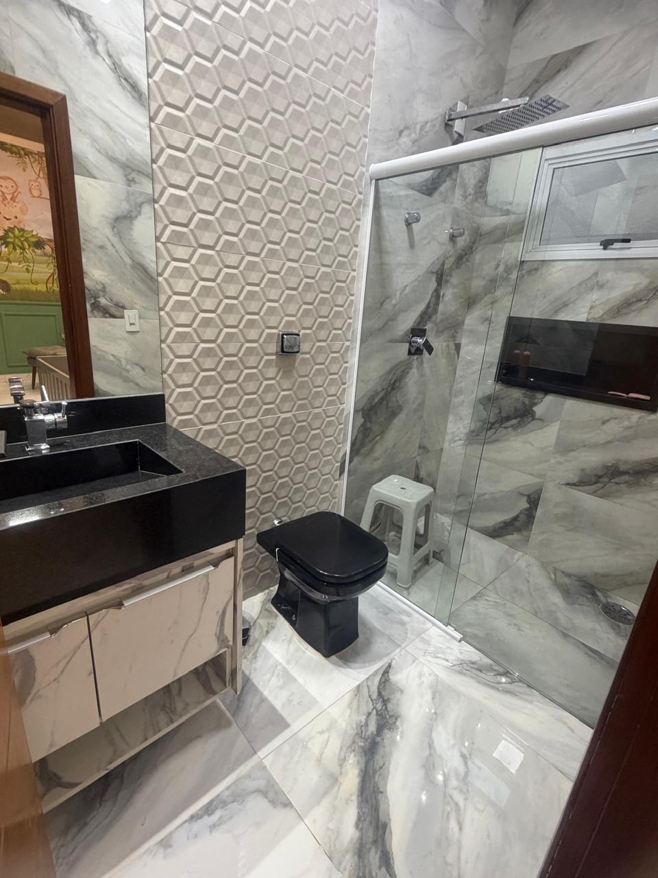 Casa de Alto Padrão à Venda no Jardim Interlagos 3 – Araguari – MG