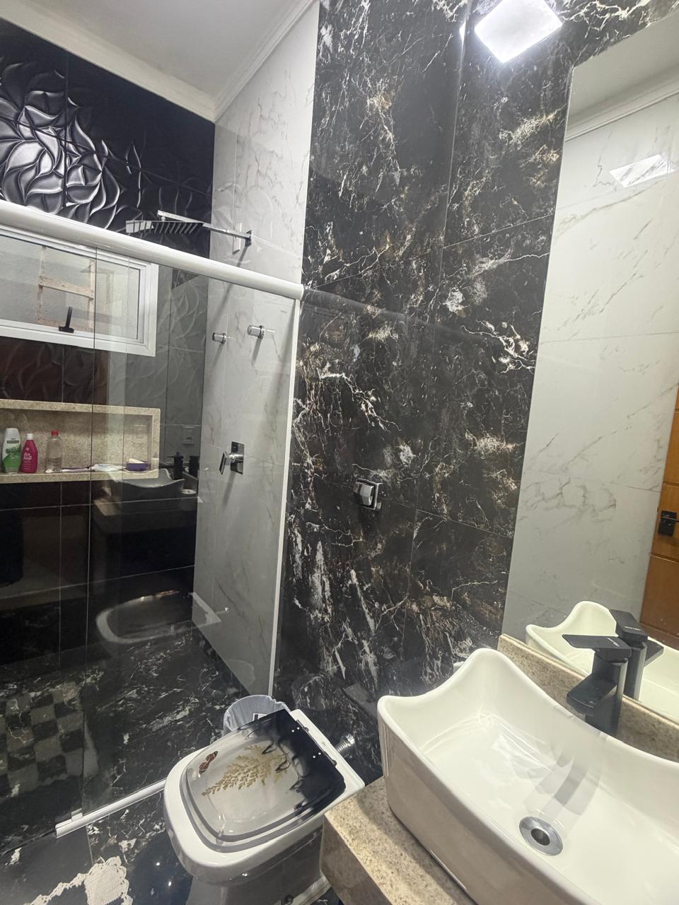 Casa de Alto Padrão à Venda no Jardim Interlagos 3 – Araguari – MG