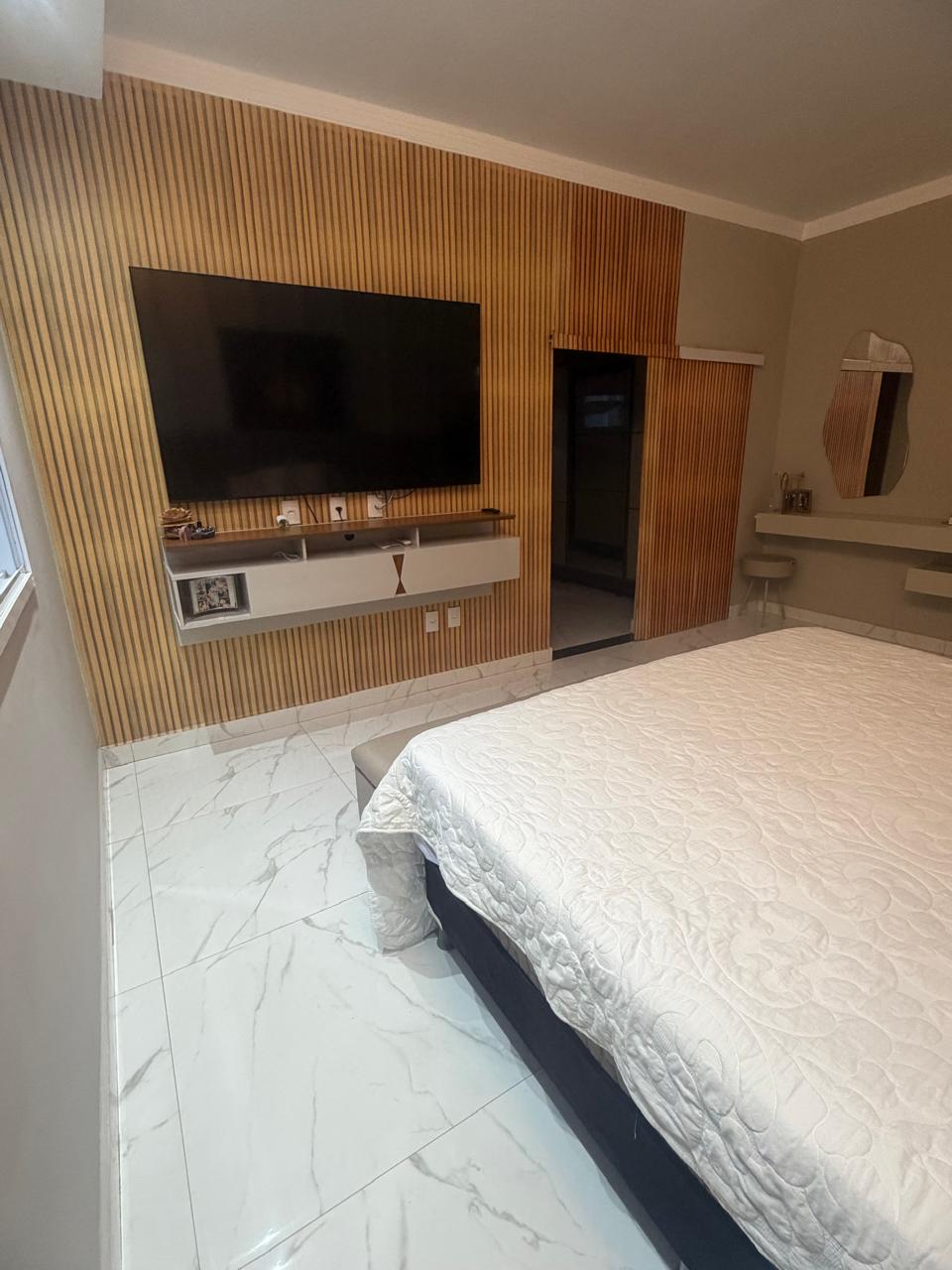 Casa de Alto Padrão à Venda no Jardim Interlagos 3 – Araguari – MG