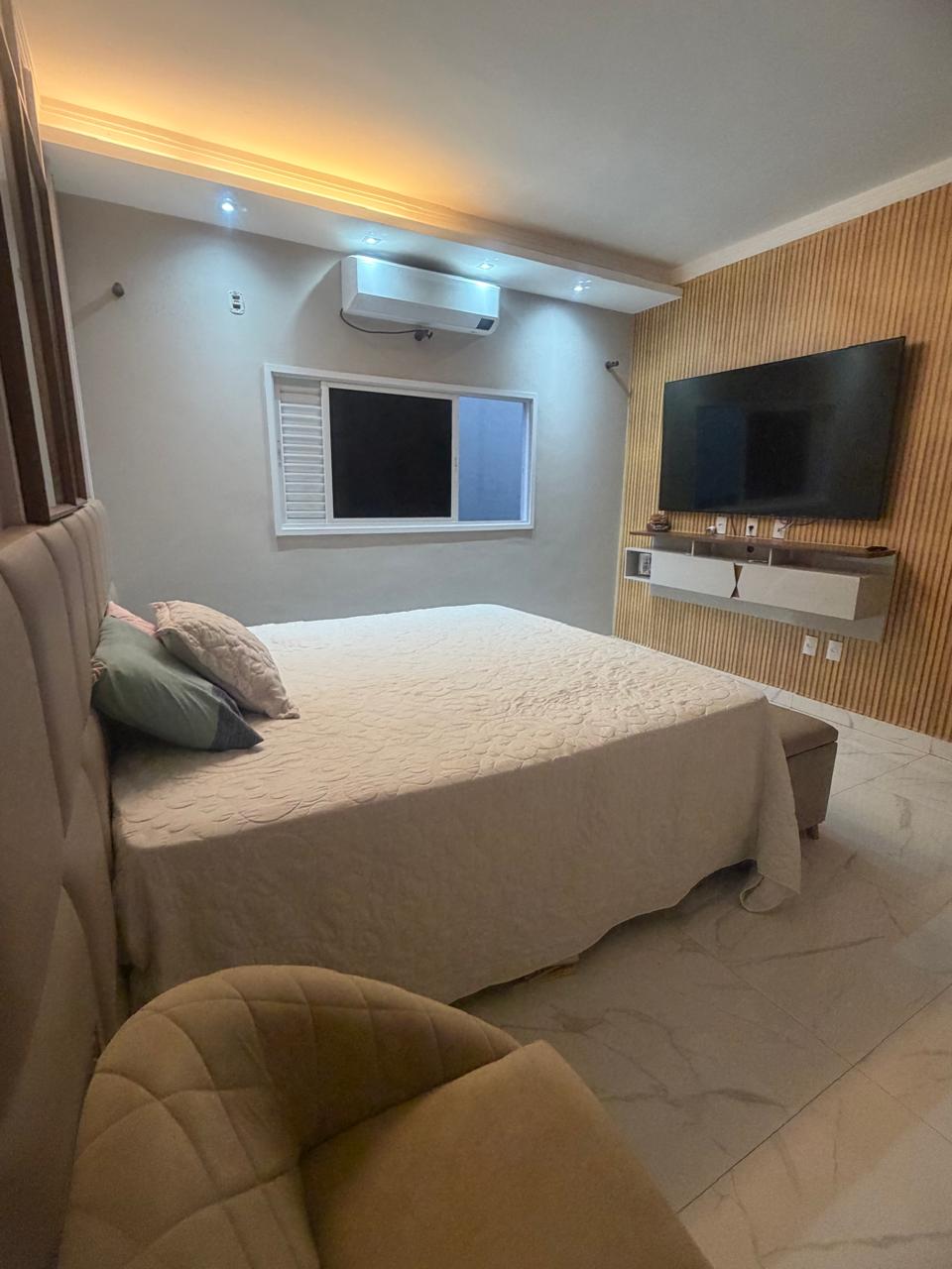 Casa de Alto Padrão à Venda no Jardim Interlagos 3 – Araguari – MG